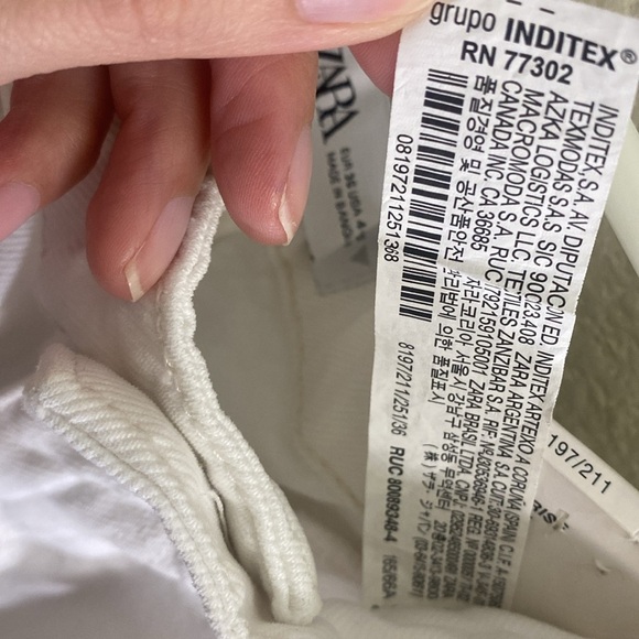Zara white mid rise flare jeans size 4 - Picture 6 of 6